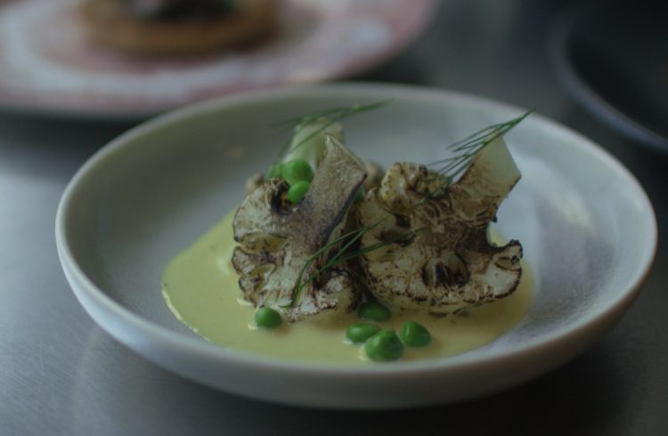Rosted cauliflower in sauce